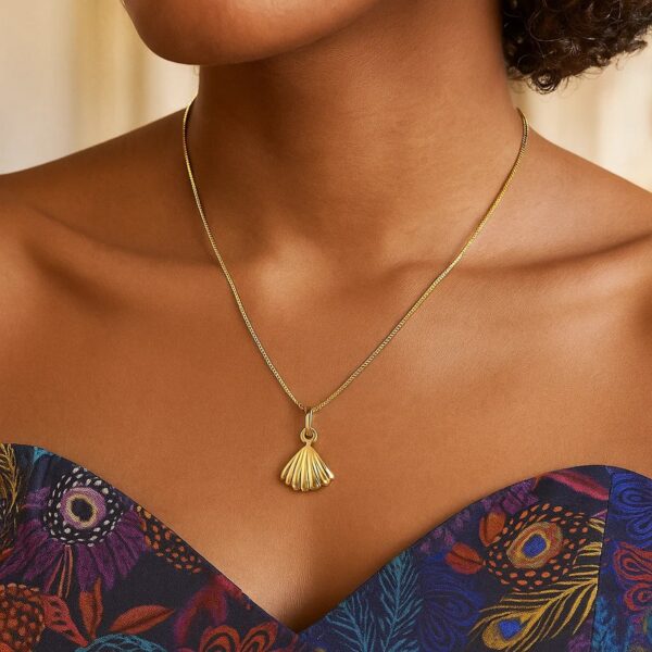 Sea Shell Necklace in 10K Yellow Gold - alternate view 5