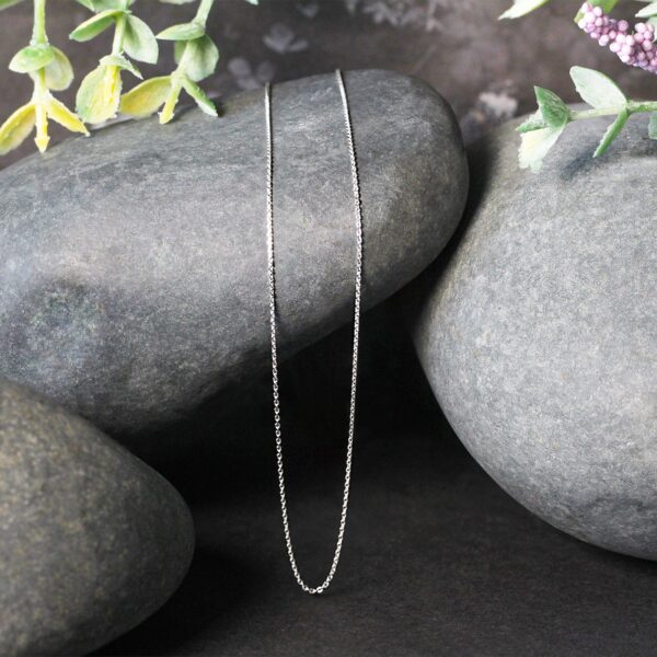 14k White Gold Cable Link Chain (0.50 mm) - alternate view 4