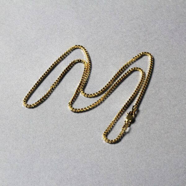 10k Yellow Gold Classic Box Chain (1.40 mm) - alternate view 5