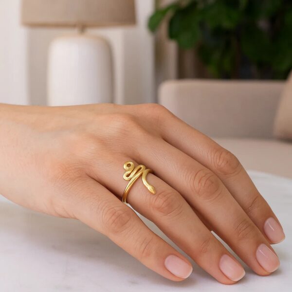 Snake Ring in 14K Yellow Gold (2.00 mm) - alternate view 3