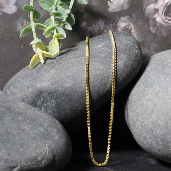 14K Yellow Gold Classic Box Chain (1.7 mm) - alternate view 5